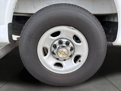 2025 Chevrolet Express Passenger 1LT