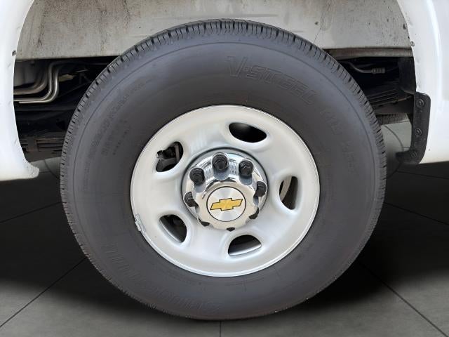 2025 Chevrolet Express Passenger 1LT