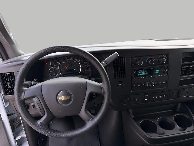 2025 Chevrolet Express Passenger 1LT