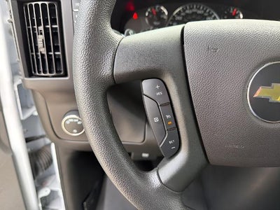 2025 Chevrolet Express Passenger 1LT