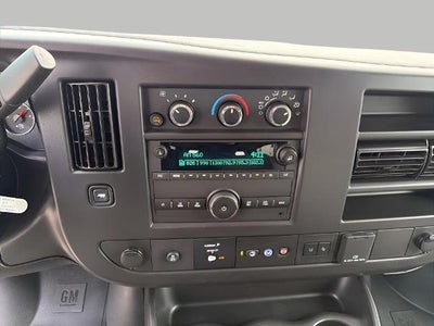 2025 Chevrolet Express Passenger 1LT