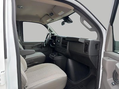 2025 Chevrolet Express Passenger 1LT