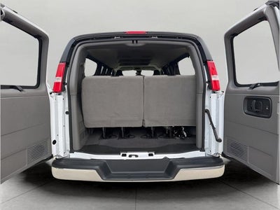 2025 Chevrolet Express Passenger 1LT