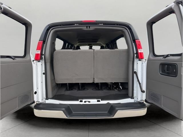 2025 Chevrolet Express Passenger 1LT