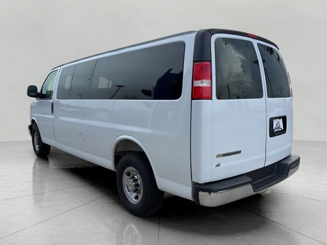 2025 Chevrolet Express Passenger 1LT