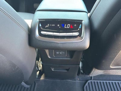 2025 Cadillac XT6 Luxury